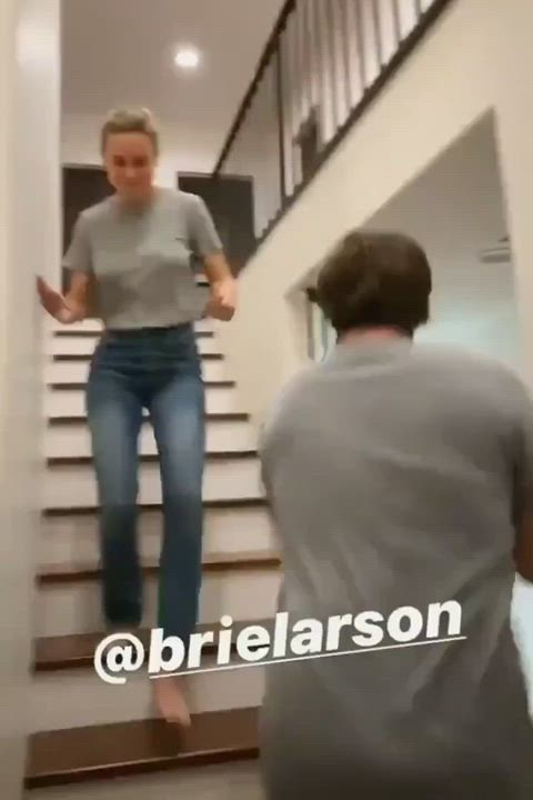 Brie Larson titty jiggle