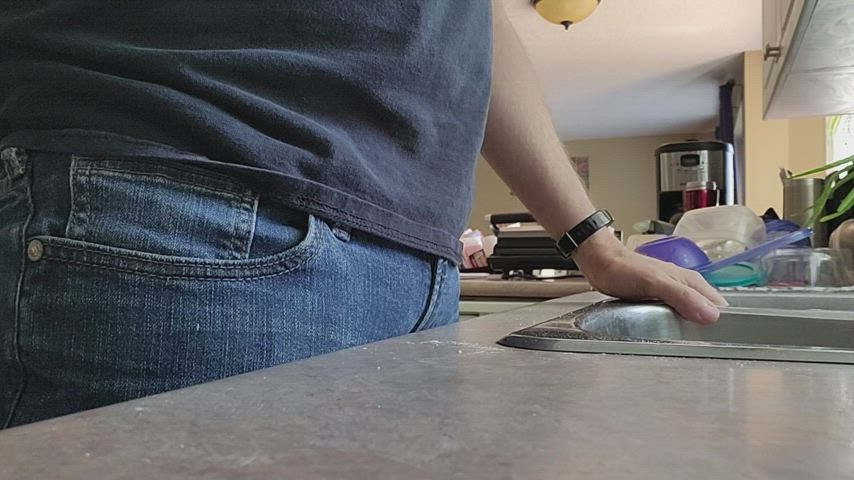 Humping the kitchen counter
