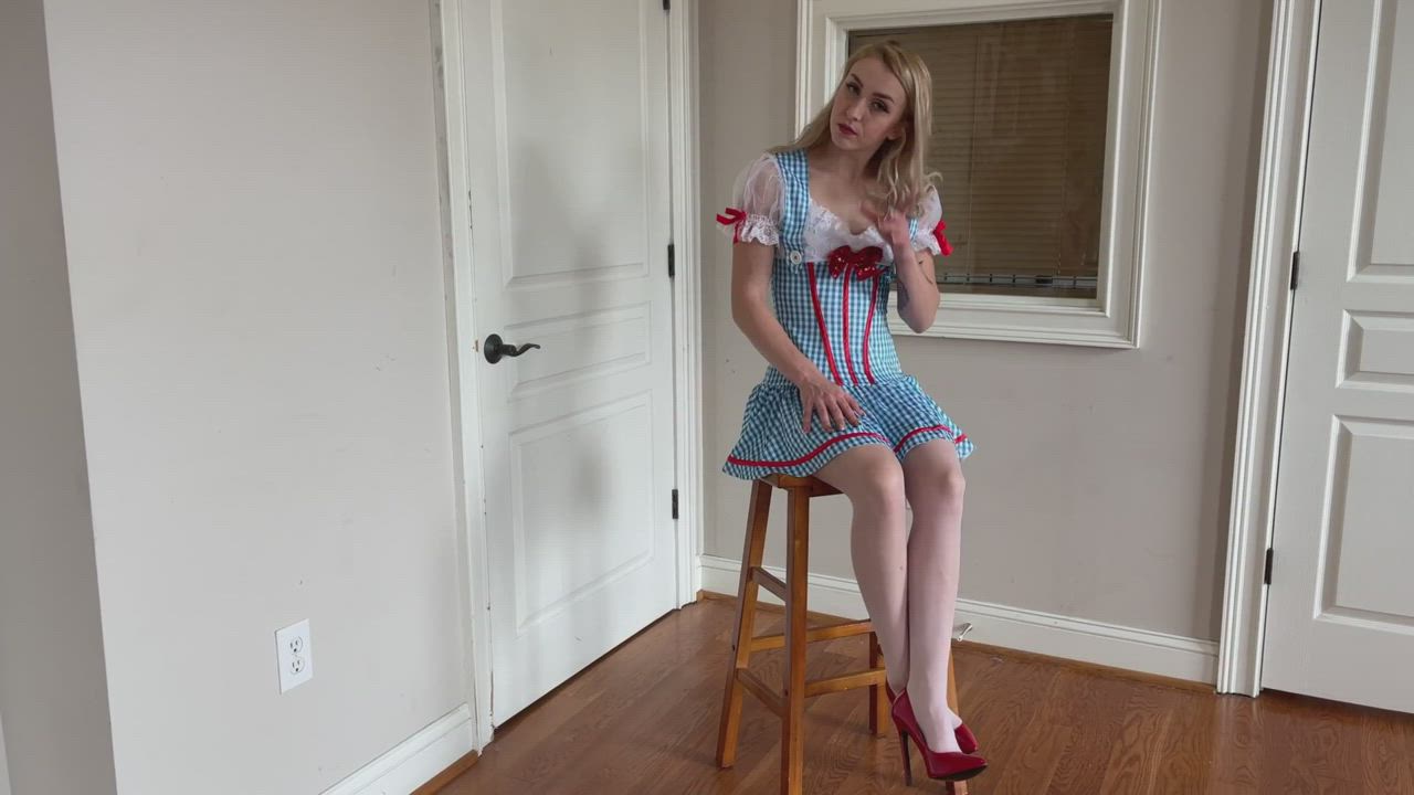 Macy as Dorothy in a Sexy Stockings Tease - Link in the comments