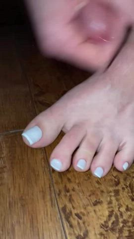 Cumming on my toes!!!! Wanna lick them clean???