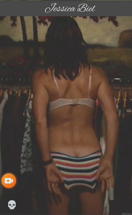 Jessica Biel / Hot GIF. I wish I could just slip it right in her 🍩 when she did