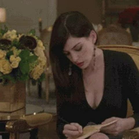 anne hathaway cleavage sexy