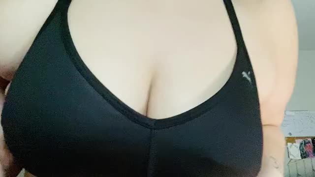 The best post-work-out-2-for-1 tit drop you’ve seen today ~ (OC) (24 f)