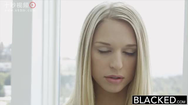 016-Blacked-Lacey Johnson-Perfect Blonde Girl Squirts on Big Black C**k 被黑屌肏到潮吹