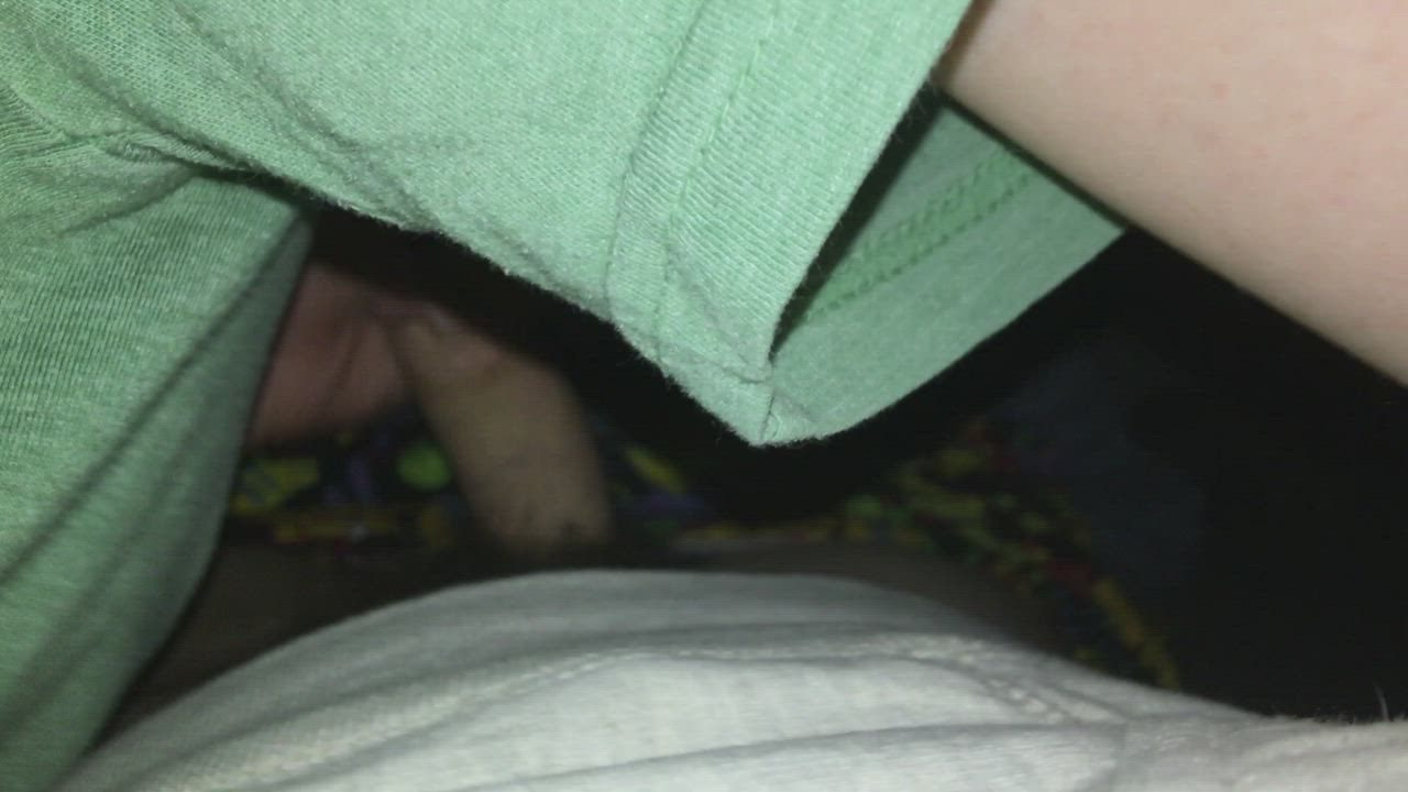 Finally got the confidence to post a short video of me sucking my brothers dick 🙈