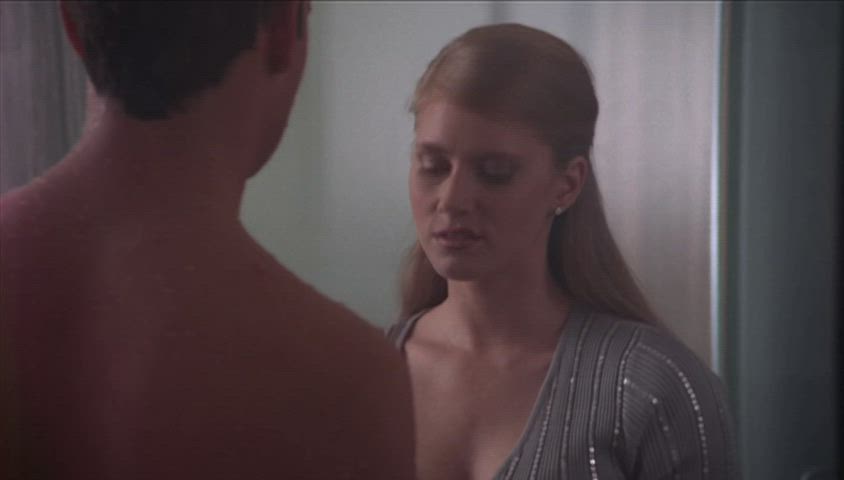 This scene with Amy Adams checking out a guys cock while he's showering is hot