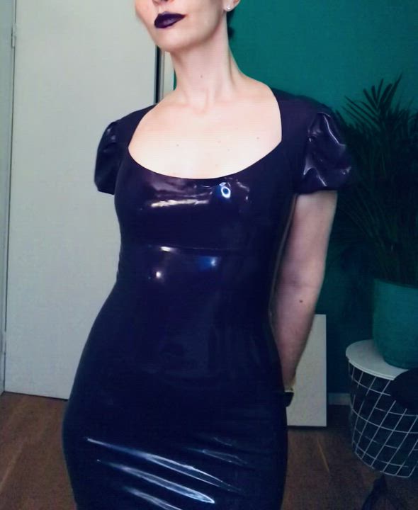 Purple latex dress. ?✨?