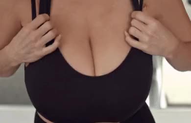 Kelly Madison boobs