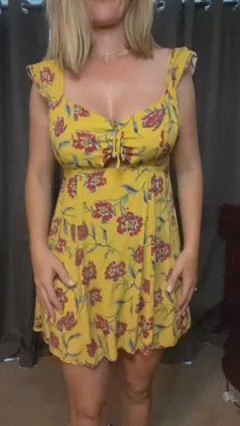 Milf with beautiful yellow dress.