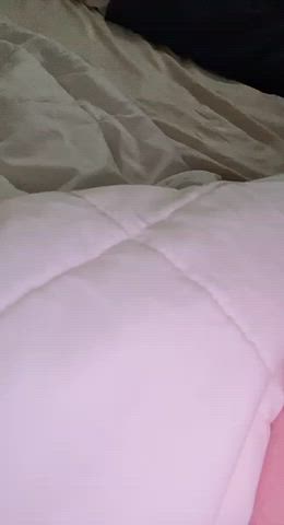 Who loves white sheets and big white cocks?