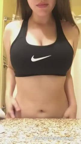 Kylie Tittydrop Nike