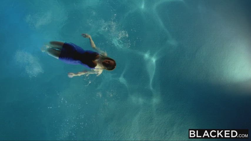 Kristen Bell's BLACKED-trailer is online!!! (HD with sound)
