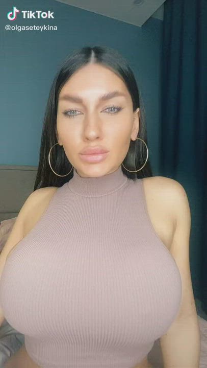 HUGE TITTY 🍈 RUSSIAN TIK-TOK MILF FULL NUDE CONTENT 🤤 ON ONLYFNS (LINK 🔗