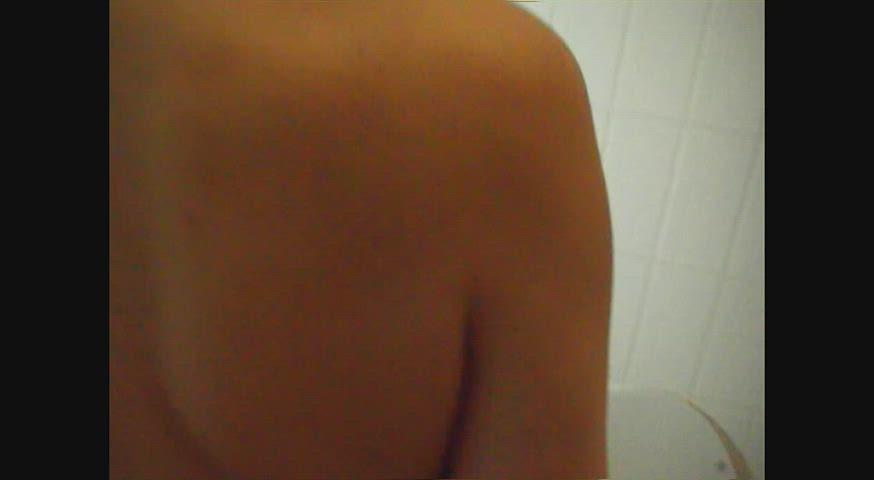 Yazmin shower long nipples 1