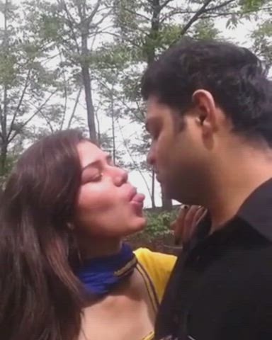 desi Couples kissing and fucking 14min vid and pics link in comments