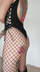 🔥FREE ACCOUNT🔥 Tattooed girl with short hair and juicy ass ready to do orders🍑🥵