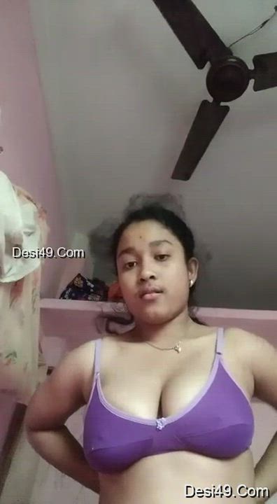EXTREMELY HORNY BABE SHOWING HER TITS AND PUSSY[LINK IN COMMENT] ??