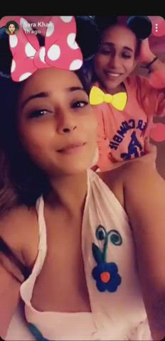 Indian Model Sara Khan Nip Slip