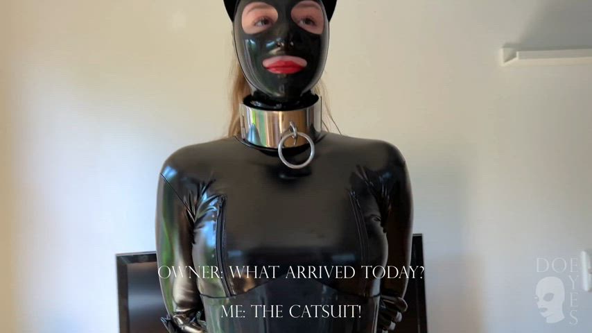 May I present to you my catsuit 😇? There is also something hidden beneath it 🥵...