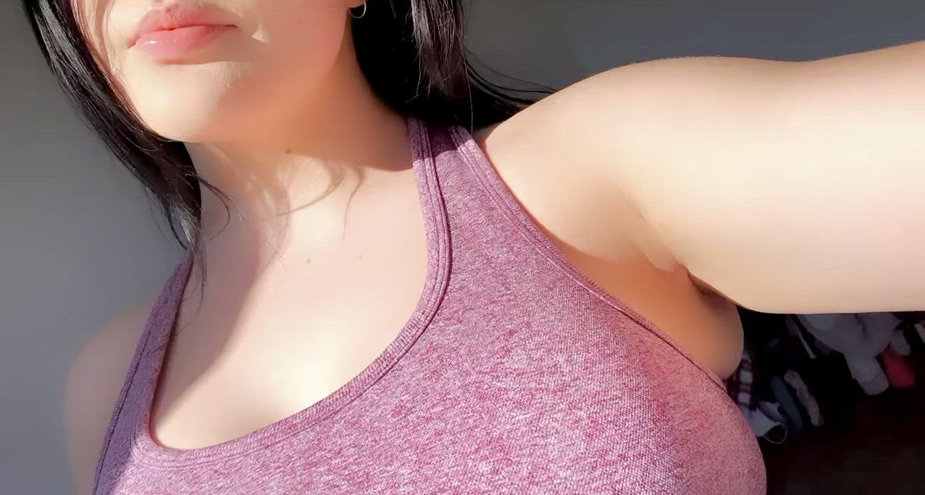 Setting my huge titties free from my tight sports bra ?