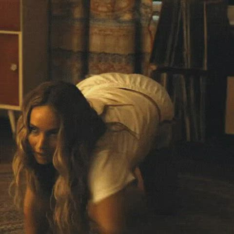 Jennifer Lawrence Ass- Spank or Bite