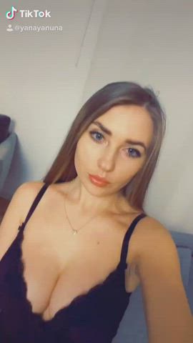 cleavage natural natural tits niemira selfie tiktok tits
