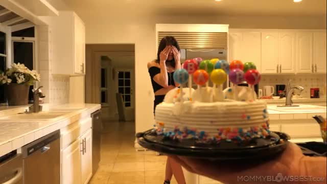 Lexi Foxy - Mommy Blows Best- Cock Cake