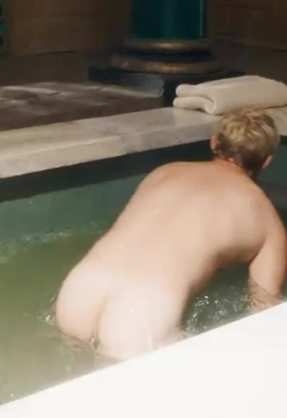 Casper's_Naked_Male_Celebs - Jonathan Pointing naked bum in PLebs S05E07