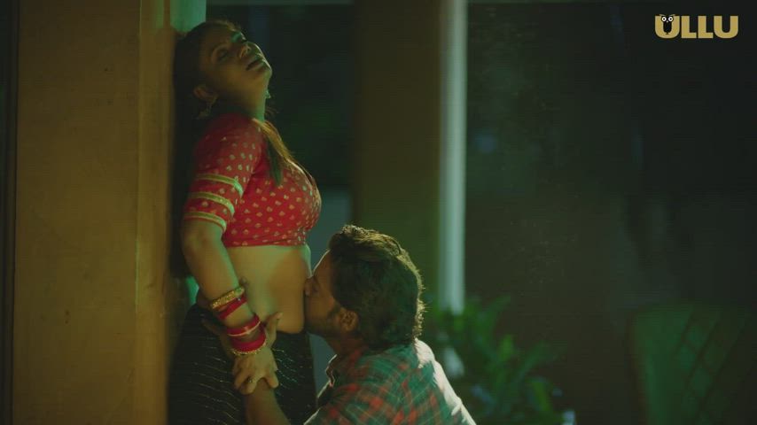 foreplay kissing saree
