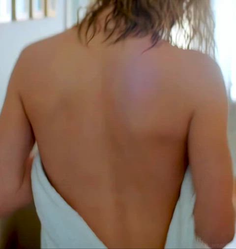 Yvonne Strahovski ass