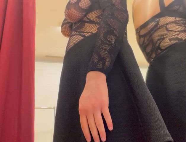 looking for a guy to invite into the changing room <3